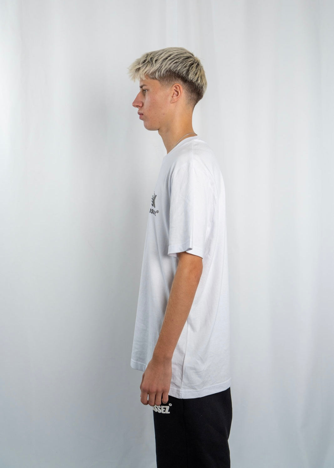 HOT KISSEZ TEE WHITE/BLACK