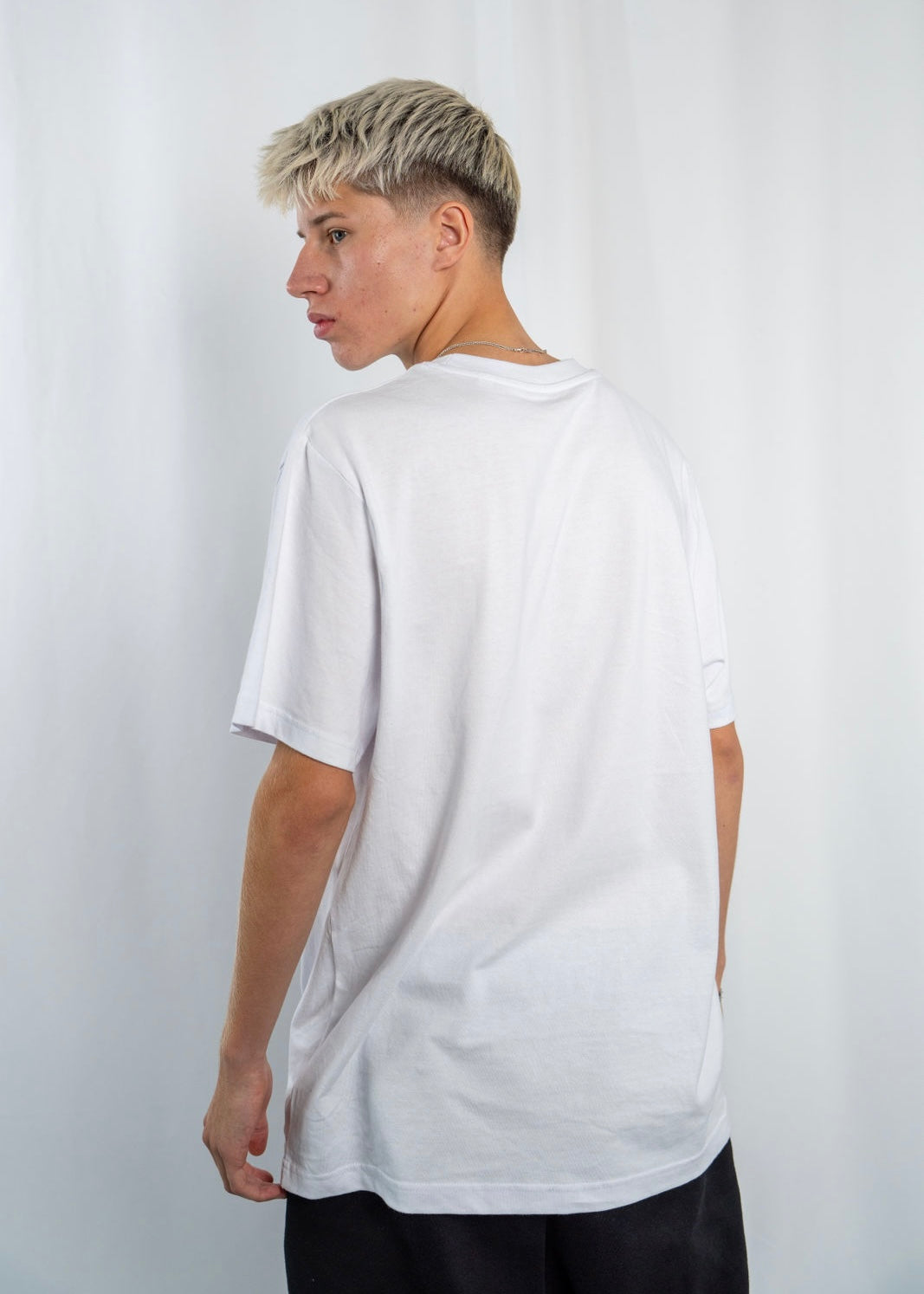 HOT KISSEZ TEE WHITE/BLACK