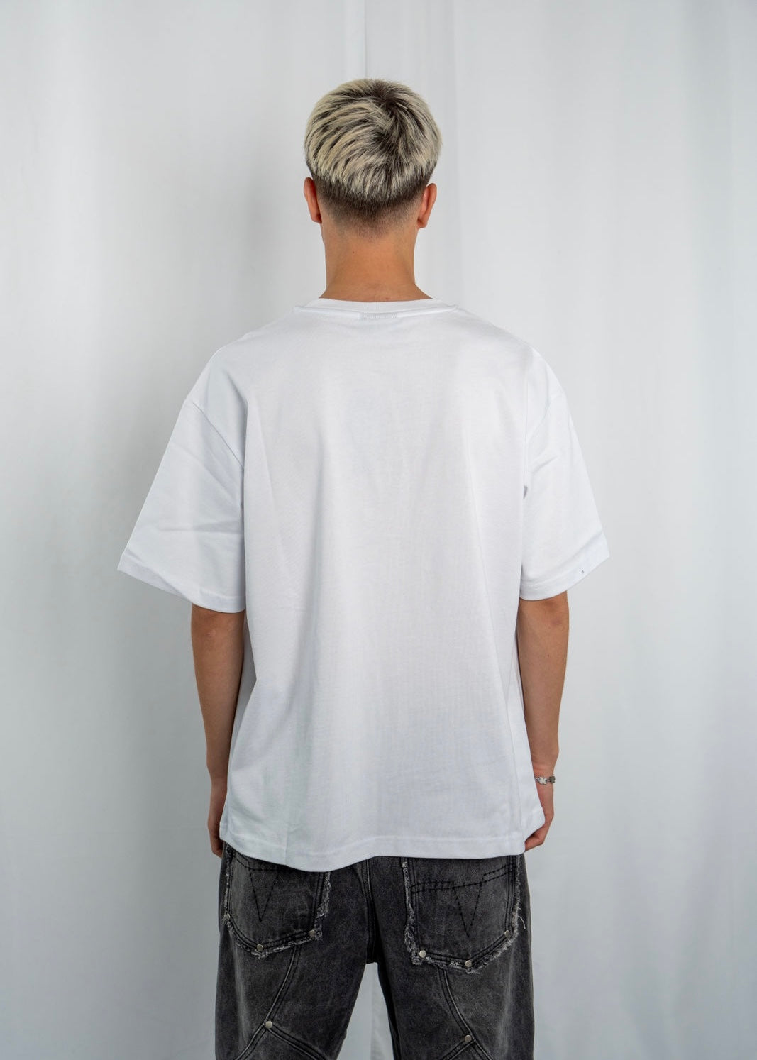 A FEW KISSEZ TEE WHITE/BLACK