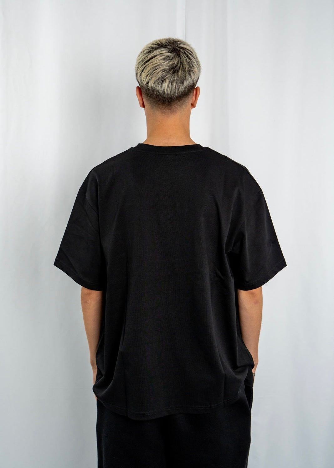 A FEW KISSEZ TEE BLACK/WHITE