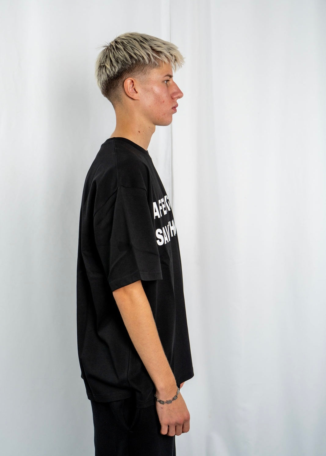 A FEW KISSEZ TEE BLACK/WHITE