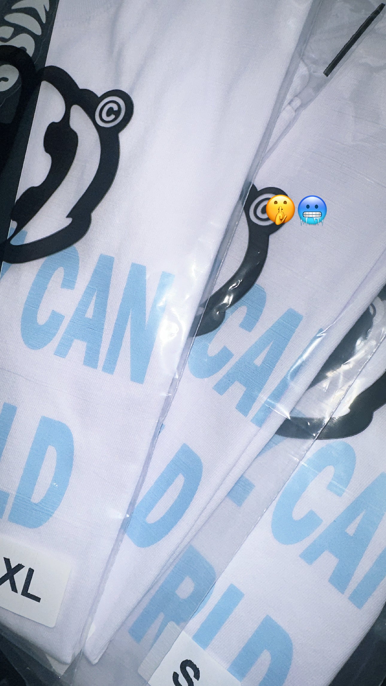 A FEW KISSEZ TEE ICE BLUE