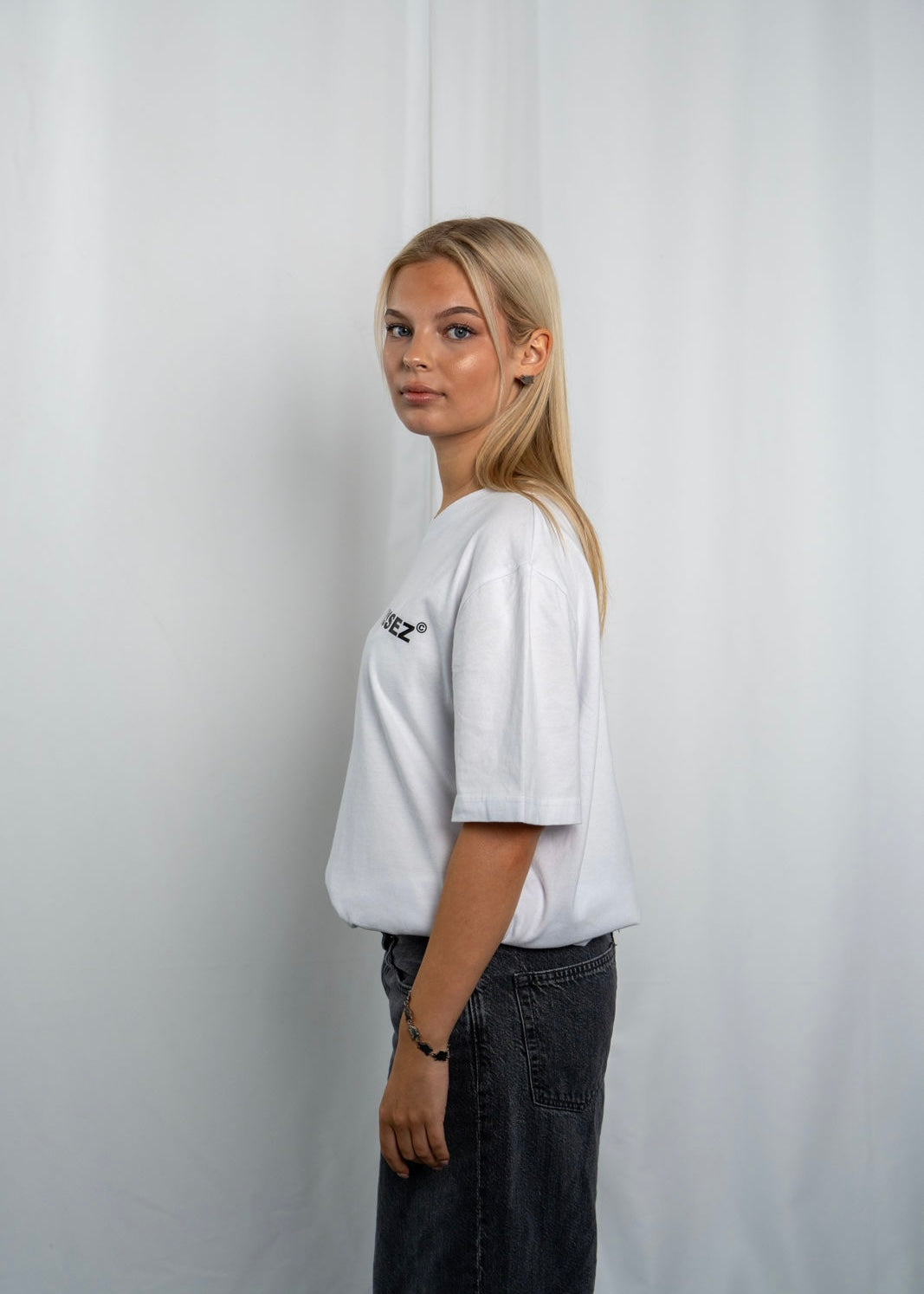 A FEW KISSEZ TEE BASIC